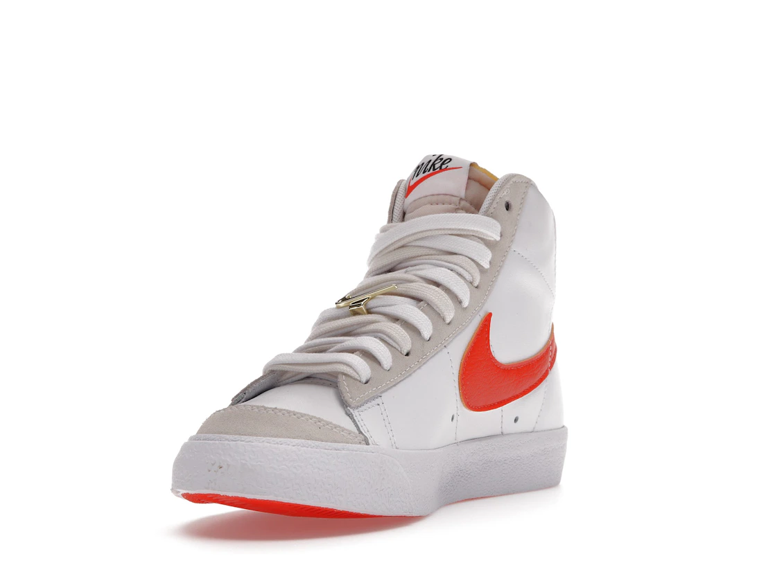 Vue 13 de Nike Blazer Mid 77 SE First Use White 