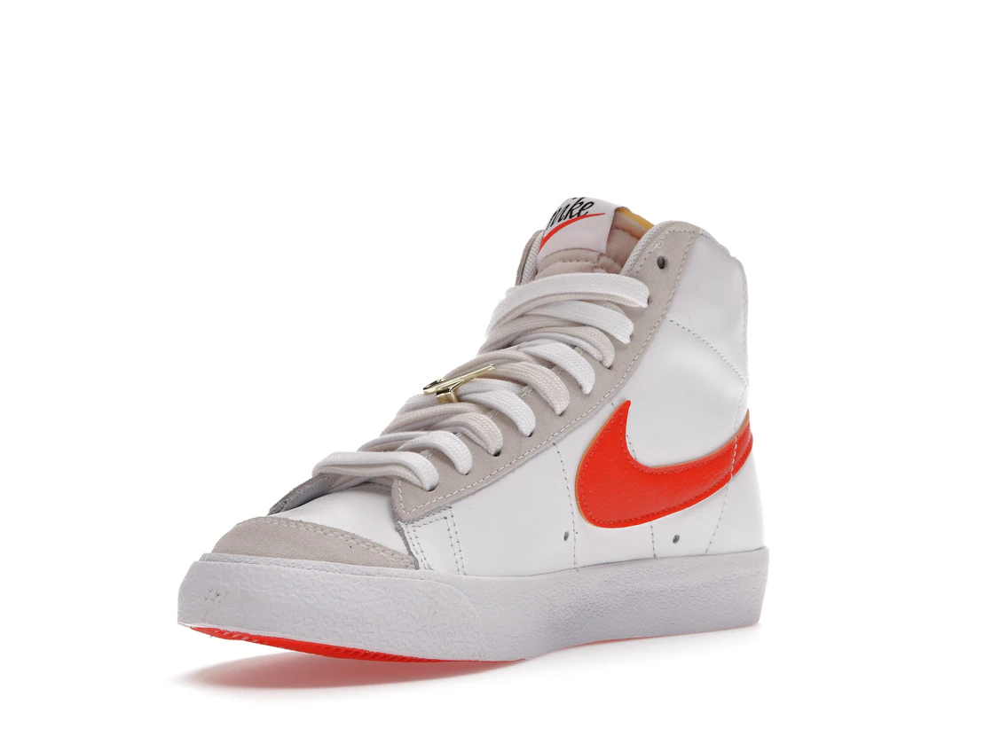 Vue 14 de Nike Blazer Mid 77 SE First Use White 
