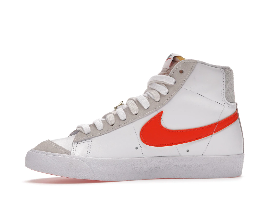 Vue 18 de Nike Blazer Mid 77 SE First Use White 
