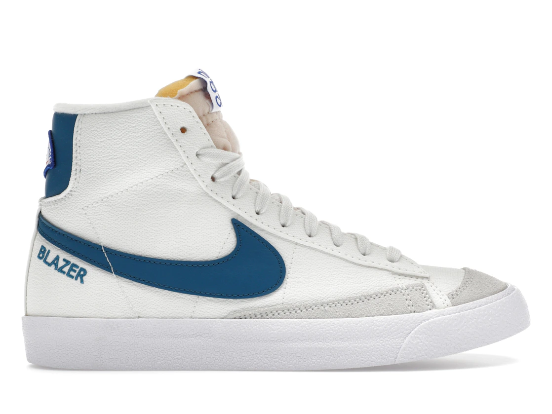 Vue 1 de Nike Blazer Mid 77 Athletic Club White Marina 