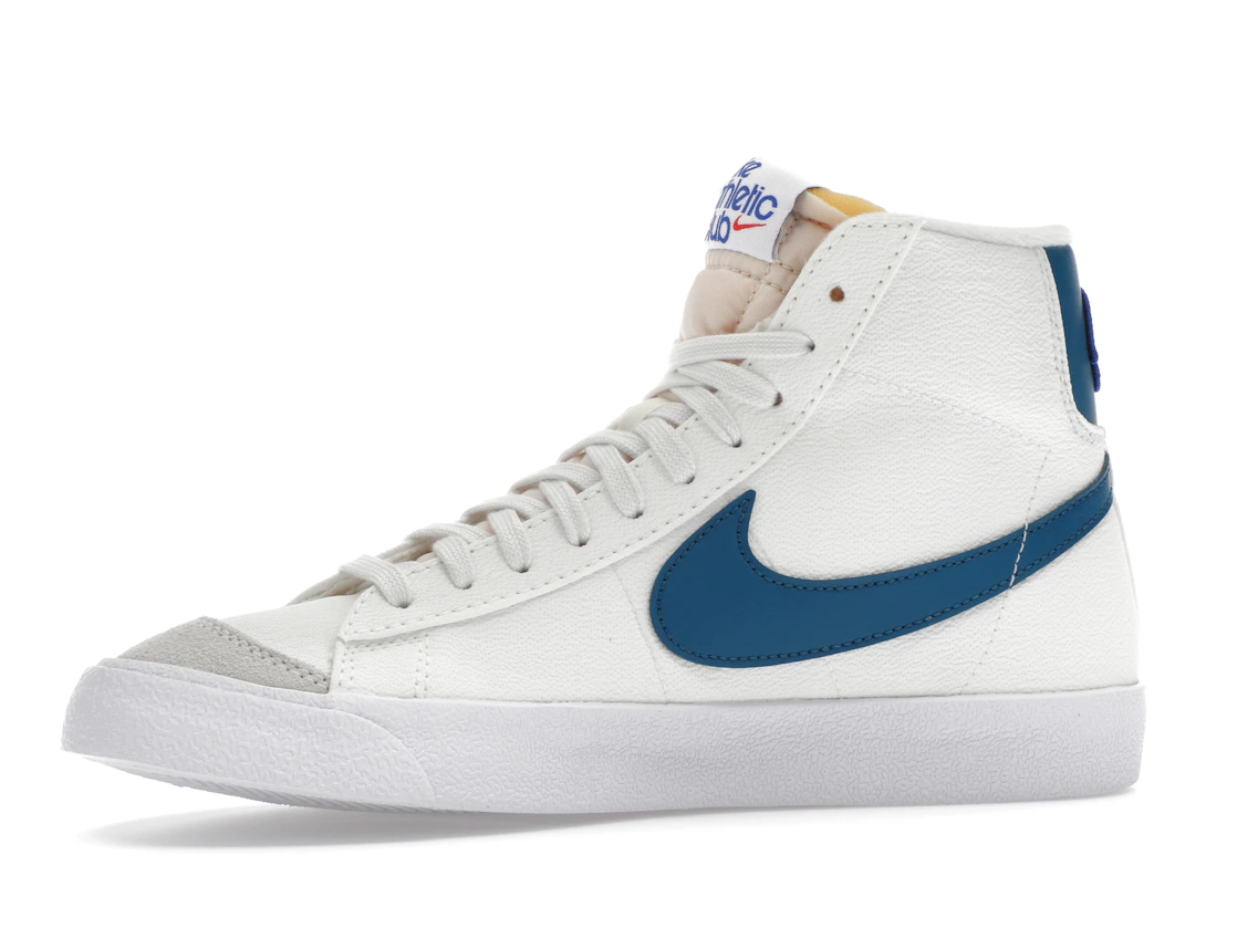 Vue 17 de Nike Blazer Mid 77 Athletic Club White Marina 