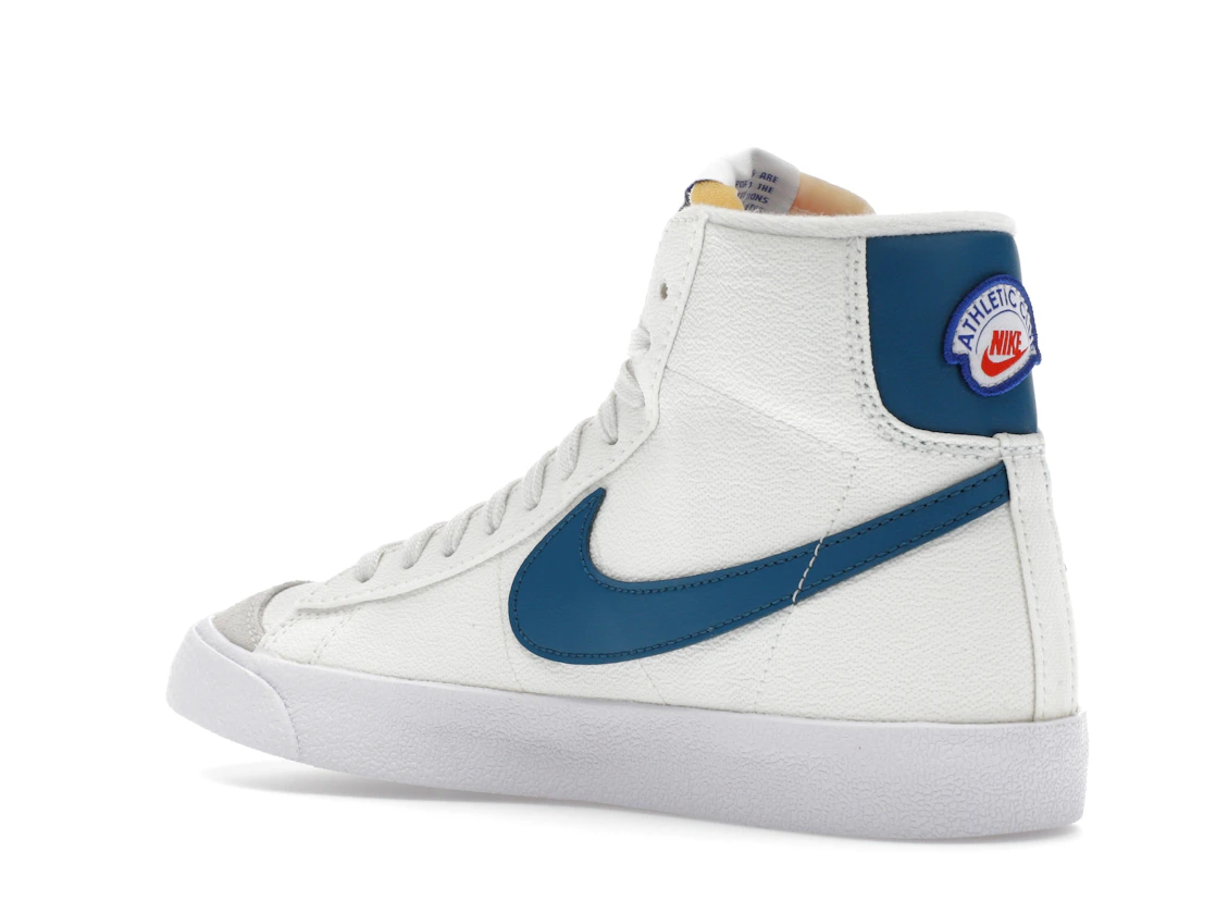 Vue 23 de Nike Blazer Mid 77 Athletic Club White Marina 