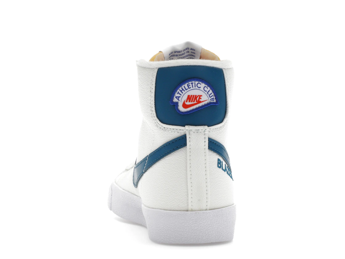 Vue 27 de Nike Blazer Mid 77 Athletic Club White Marina 