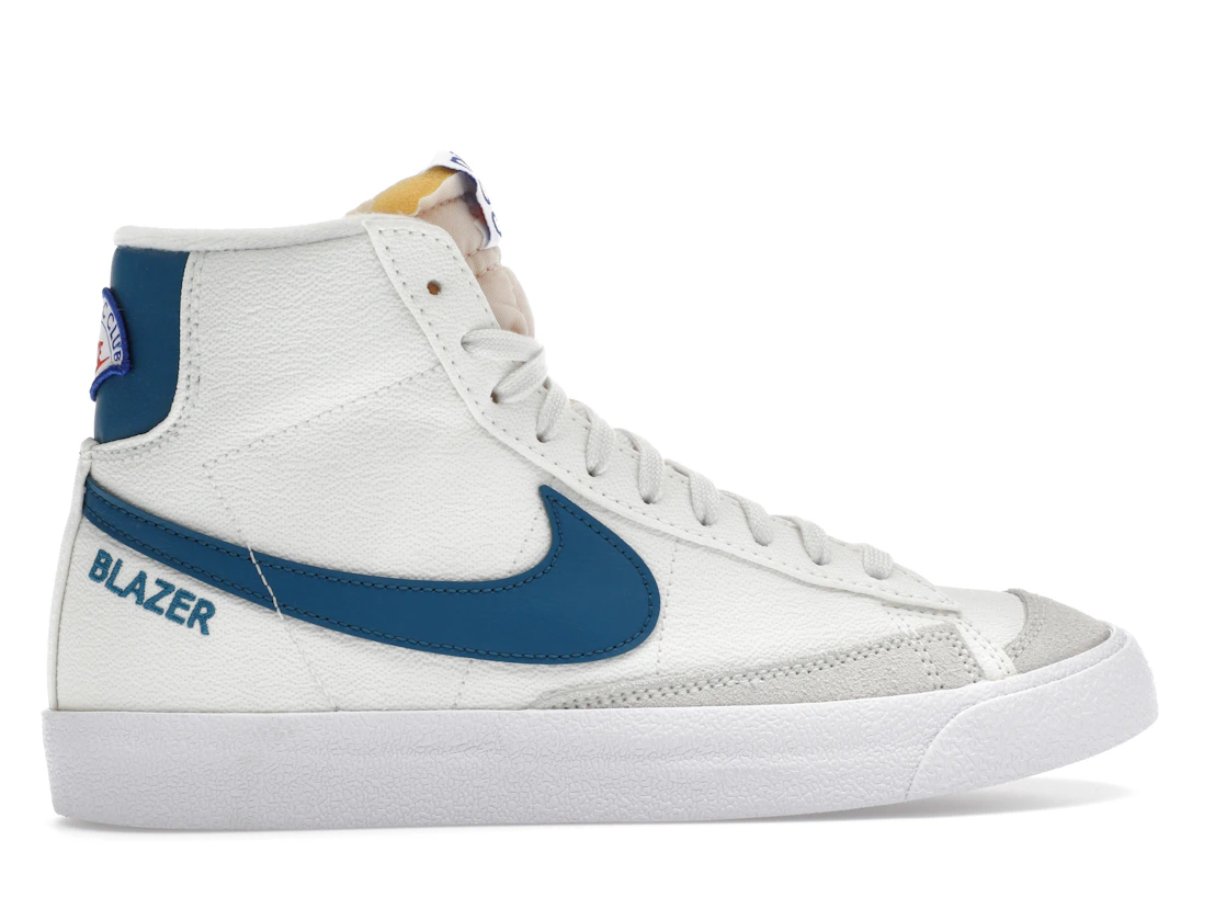 Vue 36 de Nike Blazer Mid 77 Athletic Club White Marina 