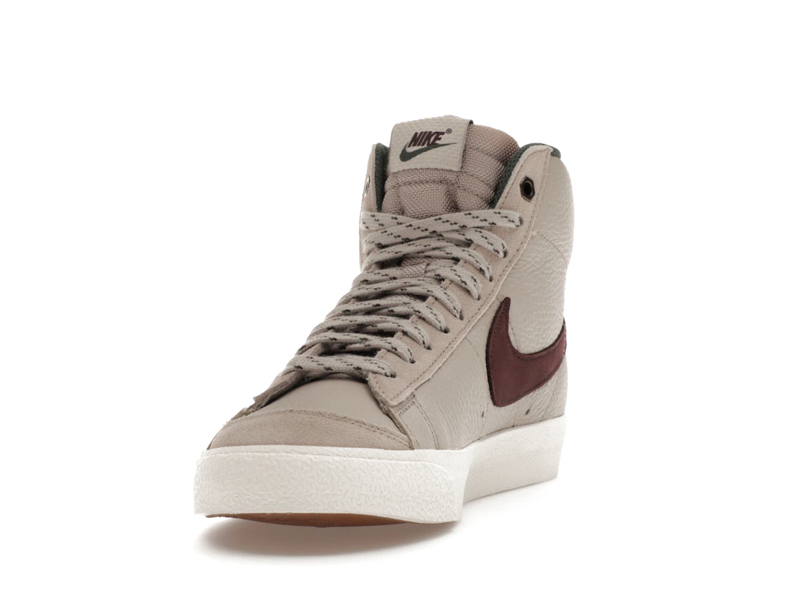 Vue 12 de Nike Blazer Mid 77 Cream Vintage Green
