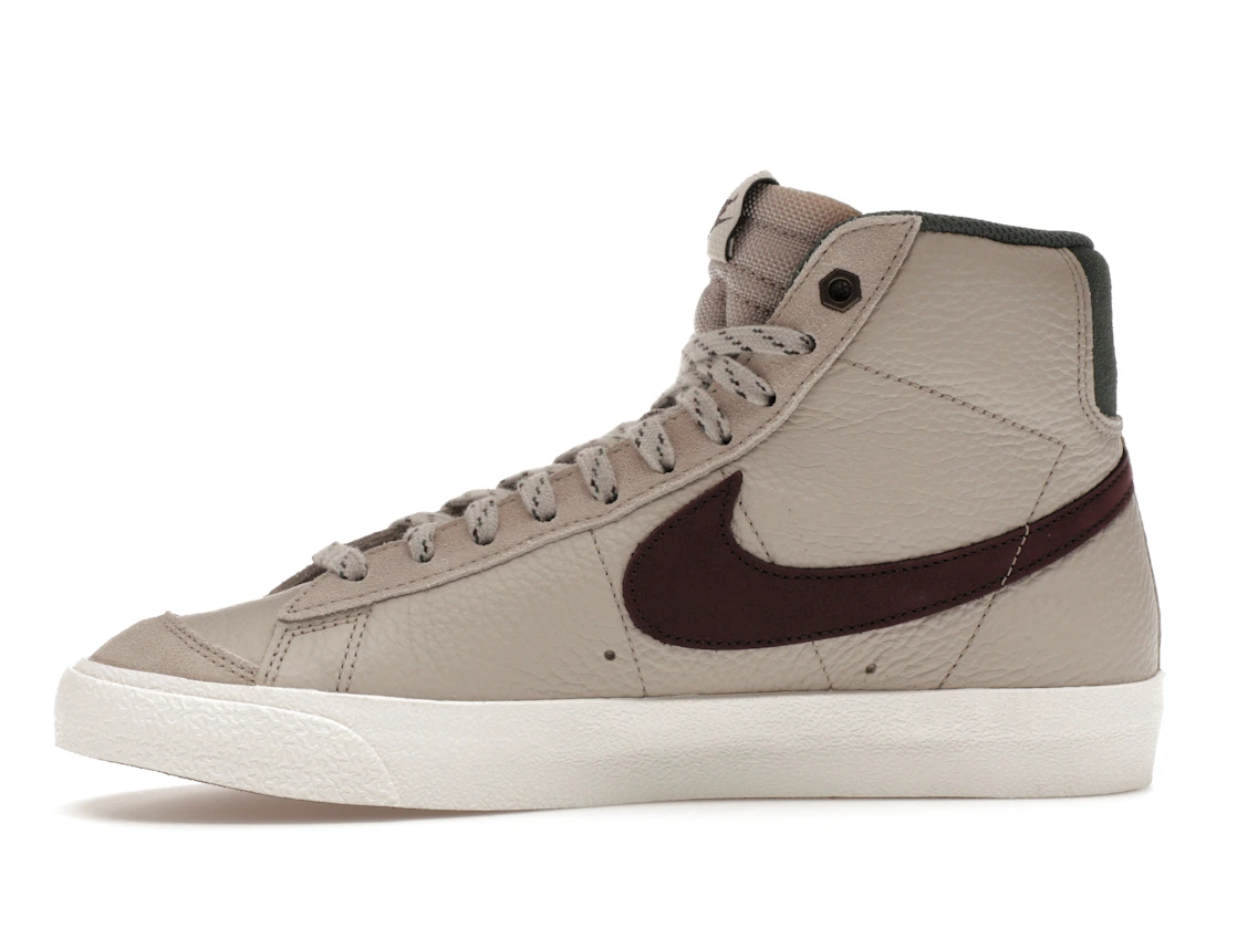 Vue 18 de Nike Blazer Mid 77 Cream Vintage Green