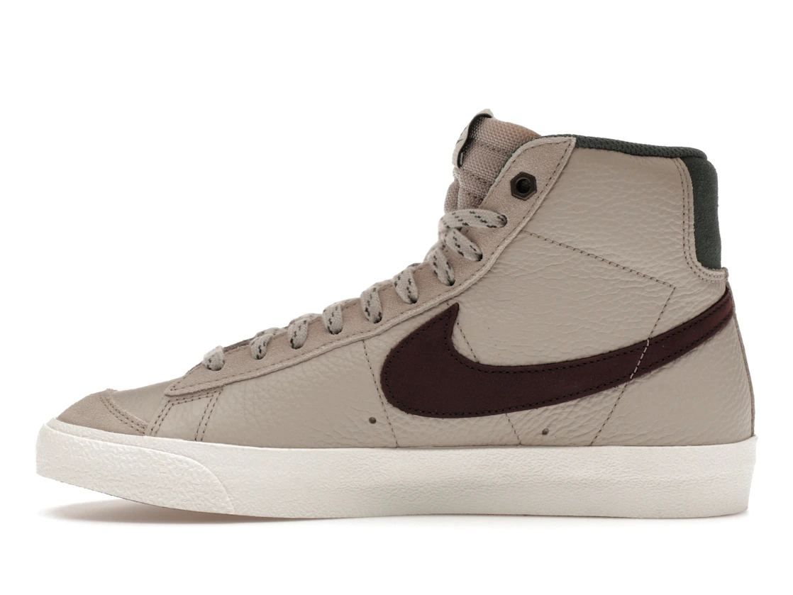 Vue 19 de Nike Blazer Mid 77 Cream Vintage Green