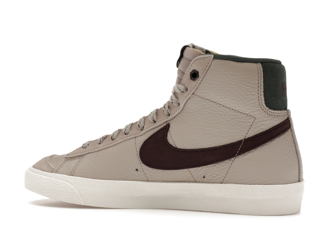 Vue 21 de Nike Blazer Mid 77 Cream Vintage Green