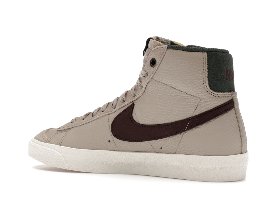 Vue 22 de Nike Blazer Mid 77 Cream Vintage Green