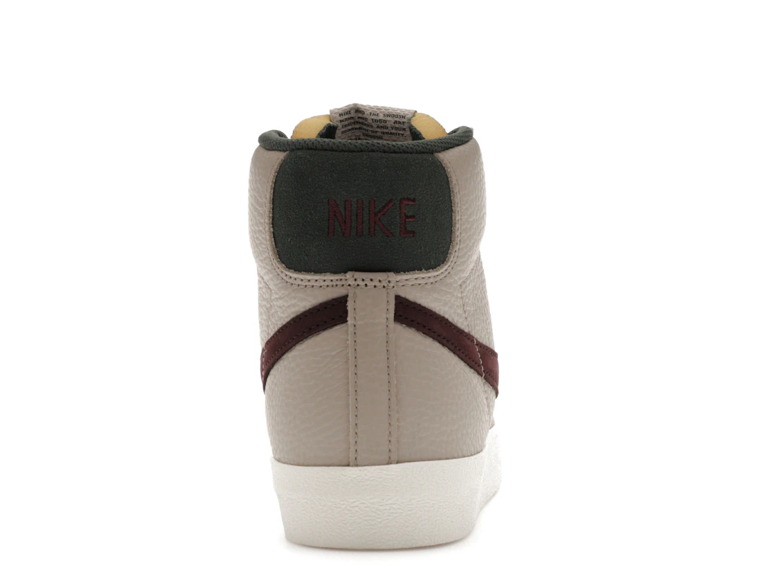 Vue 28 de Nike Blazer Mid 77 Cream Vintage Green