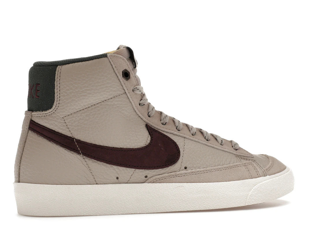 Vue 35 de Nike Blazer Mid 77 Cream Vintage Green