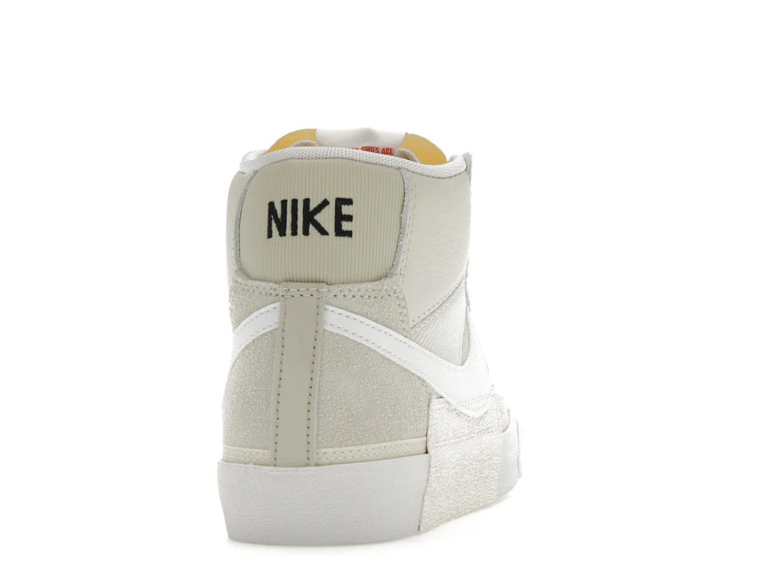 Vue 29 de Nike Blazer Mid Pro Club Remastered Light Bone