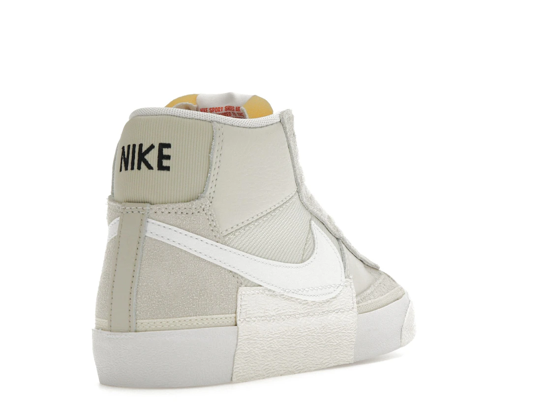 Vue 31 de Nike Blazer Mid Pro Club Remastered Light Bone