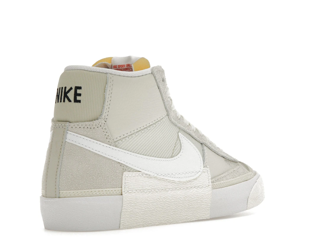 Vue 32 de Nike Blazer Mid Pro Club Remastered Light Bone