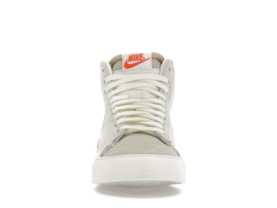 Vue 10 de Nike Blazer Mid Pro Club Remastered Light Bone