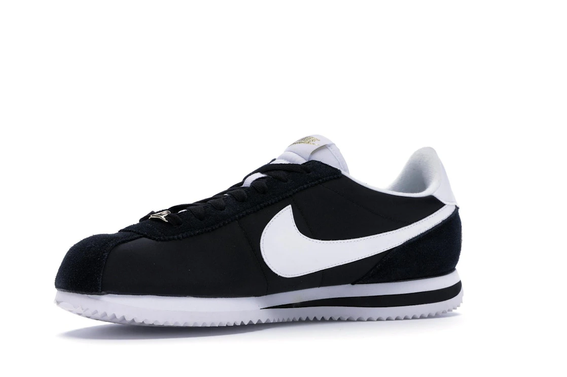 Vue 16 de Nike Cortez Basic Nylon Compton