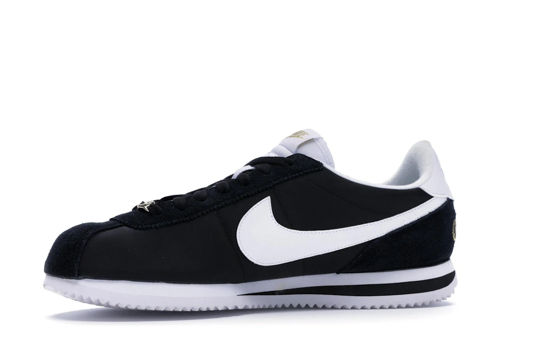 Vue 17 de Nike Cortez Basic Nylon Compton