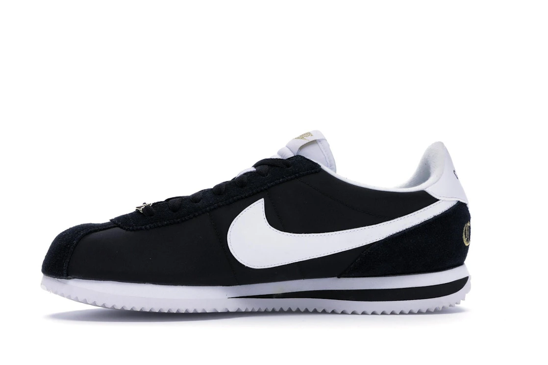 Vue 18 de Nike Cortez Basic Nylon Compton