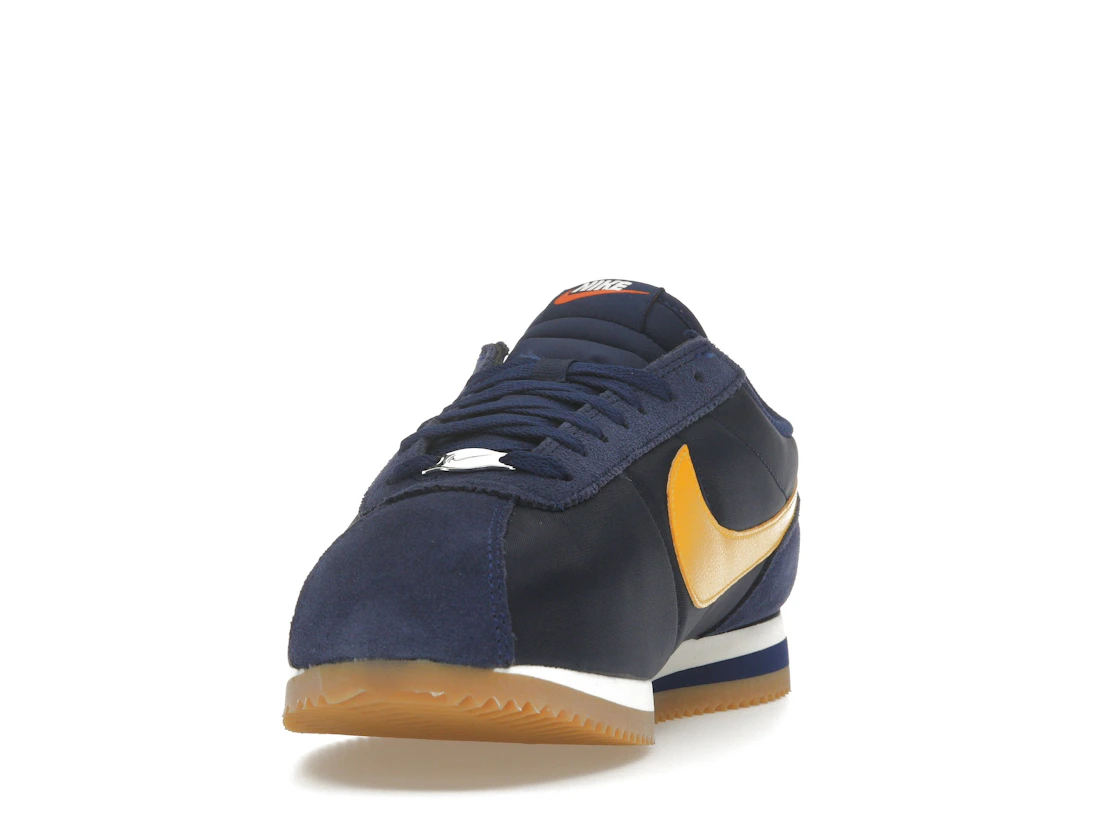 Vue 12 de Nike Cortez TXT Michigan 