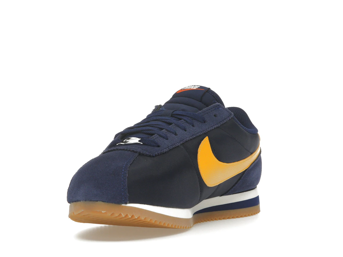 Vue 13 de Nike Cortez TXT Michigan 