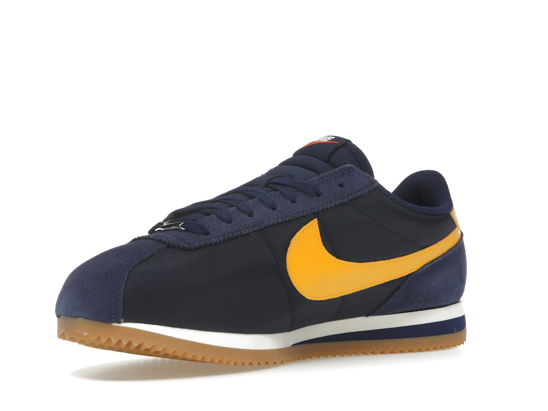 Vue 15 de Nike Cortez TXT Michigan 