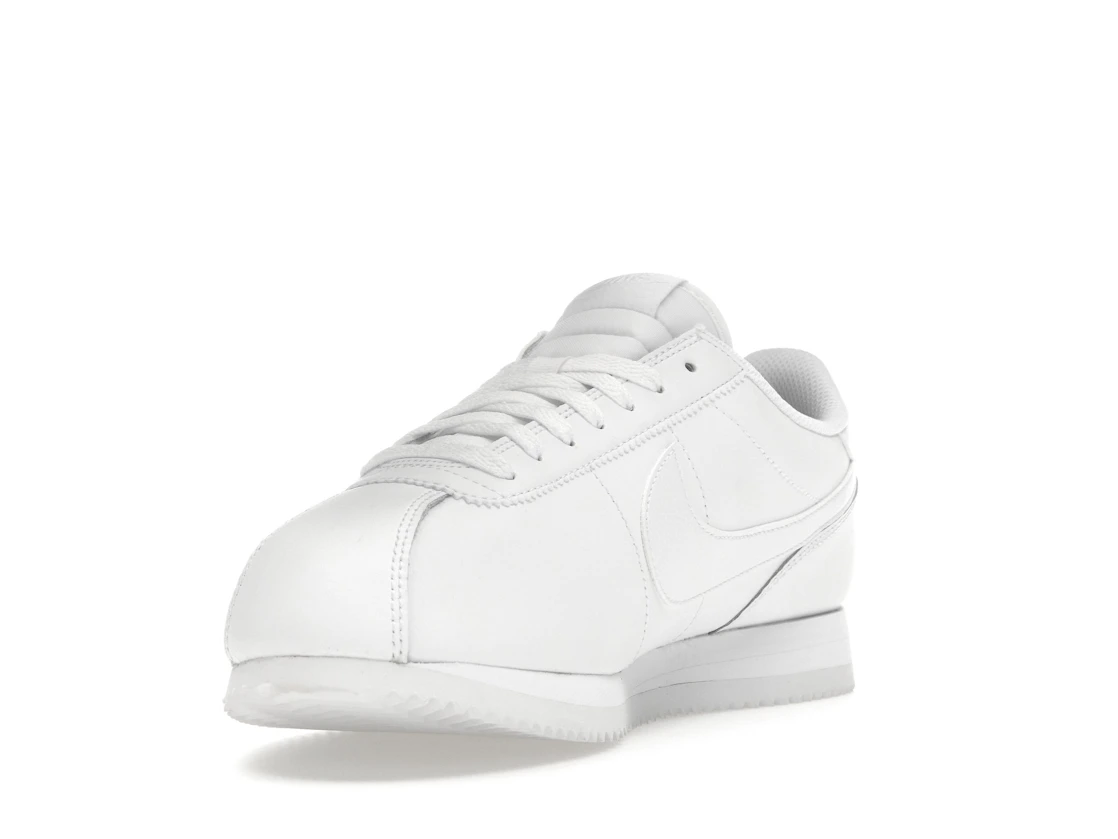 Vue 13 de Nike Cortez Triple White 