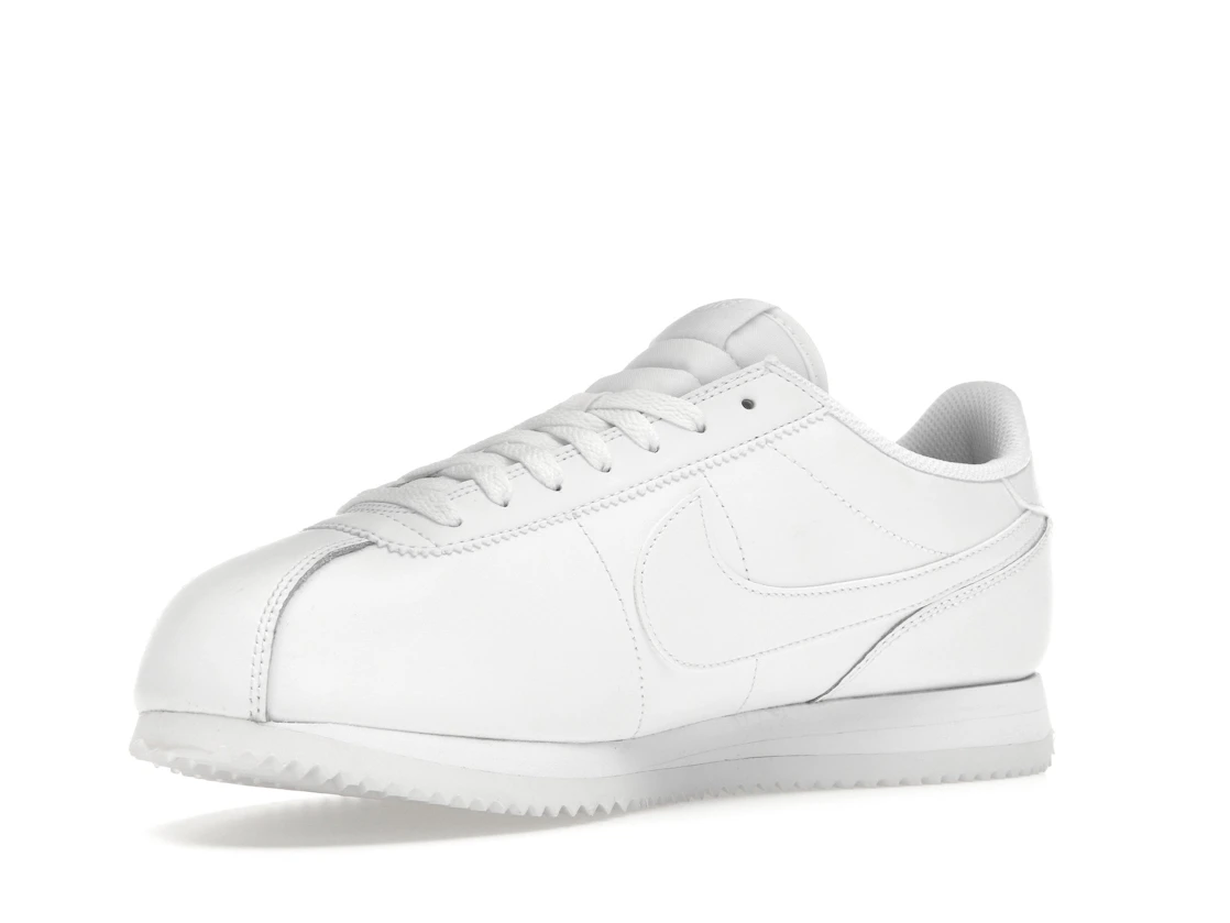 Vue 15 de Nike Cortez Triple White 