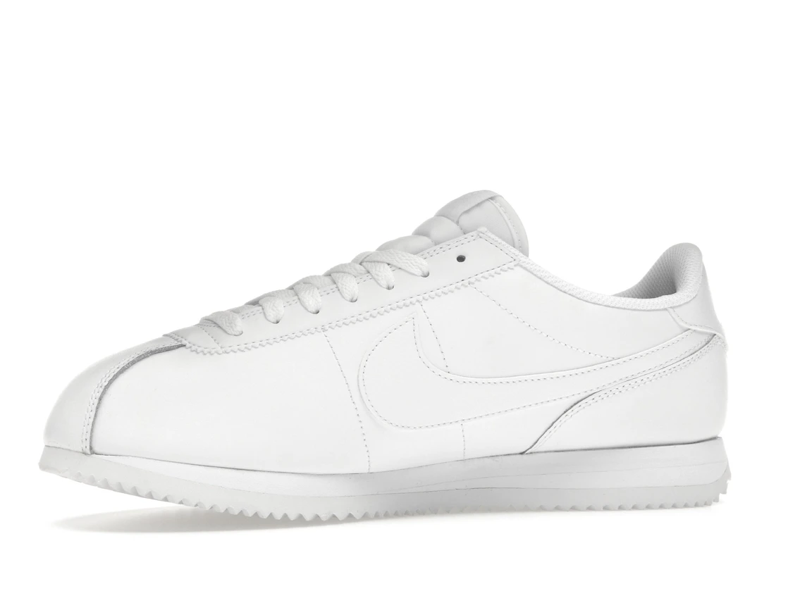 Vue 17 de Nike Cortez Triple White 