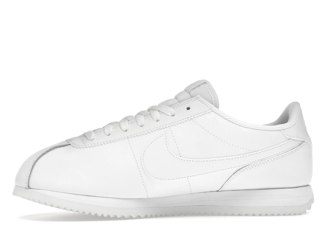 Vue 18 de Nike Cortez Triple White 