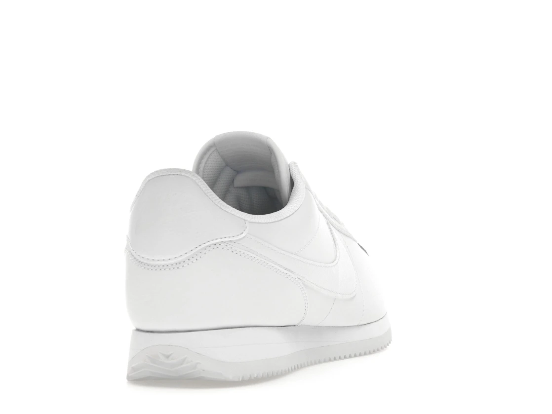 Vue 30 de Nike Cortez Triple White 