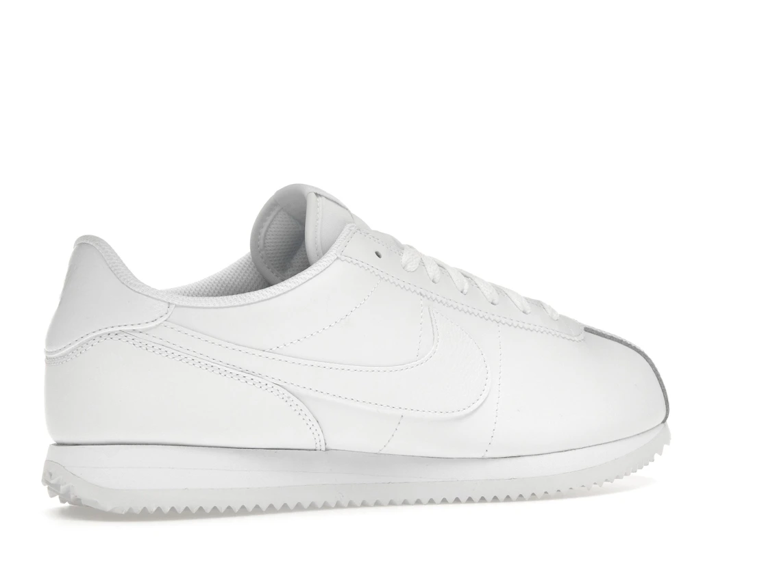 Vue 34 de Nike Cortez Triple White 