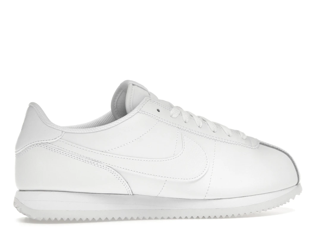 Vue 35 de Nike Cortez Triple White 