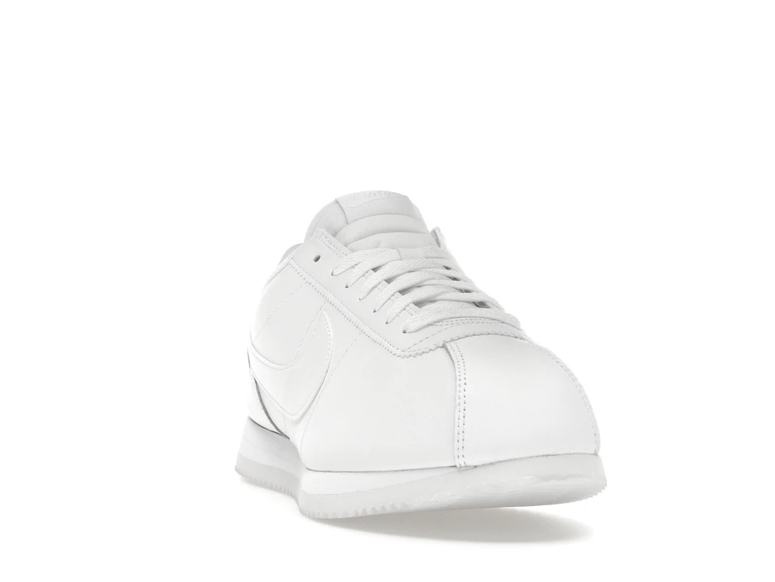 Vue 8 de Nike Cortez Triple White 