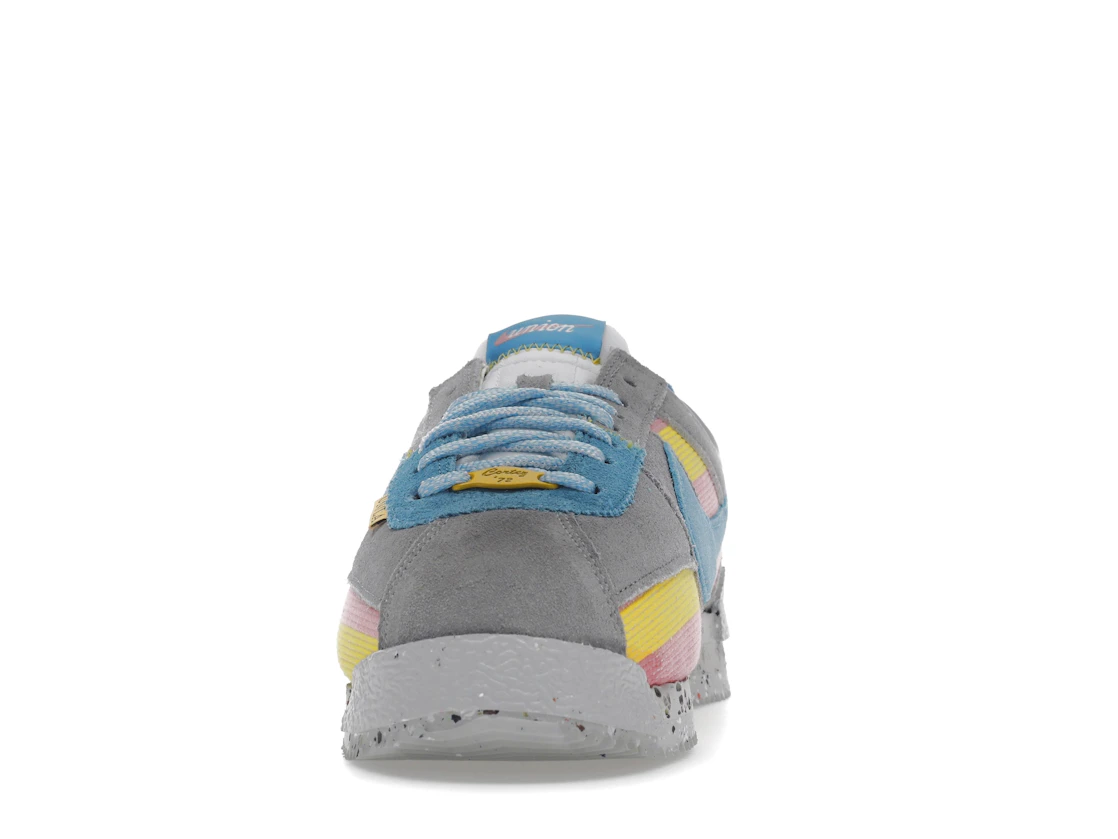 Vue 11 de Nike Cortez Union Light Smoke