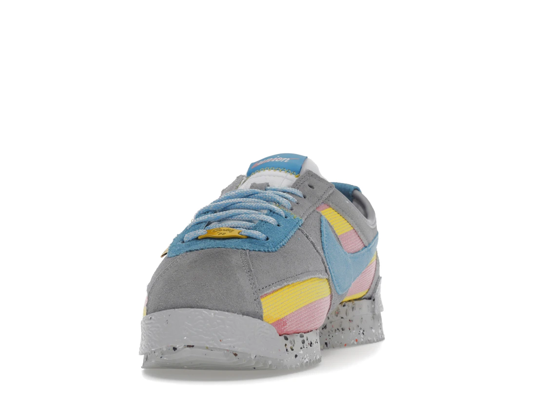 Vue 12 de Nike Cortez Union Light Smoke