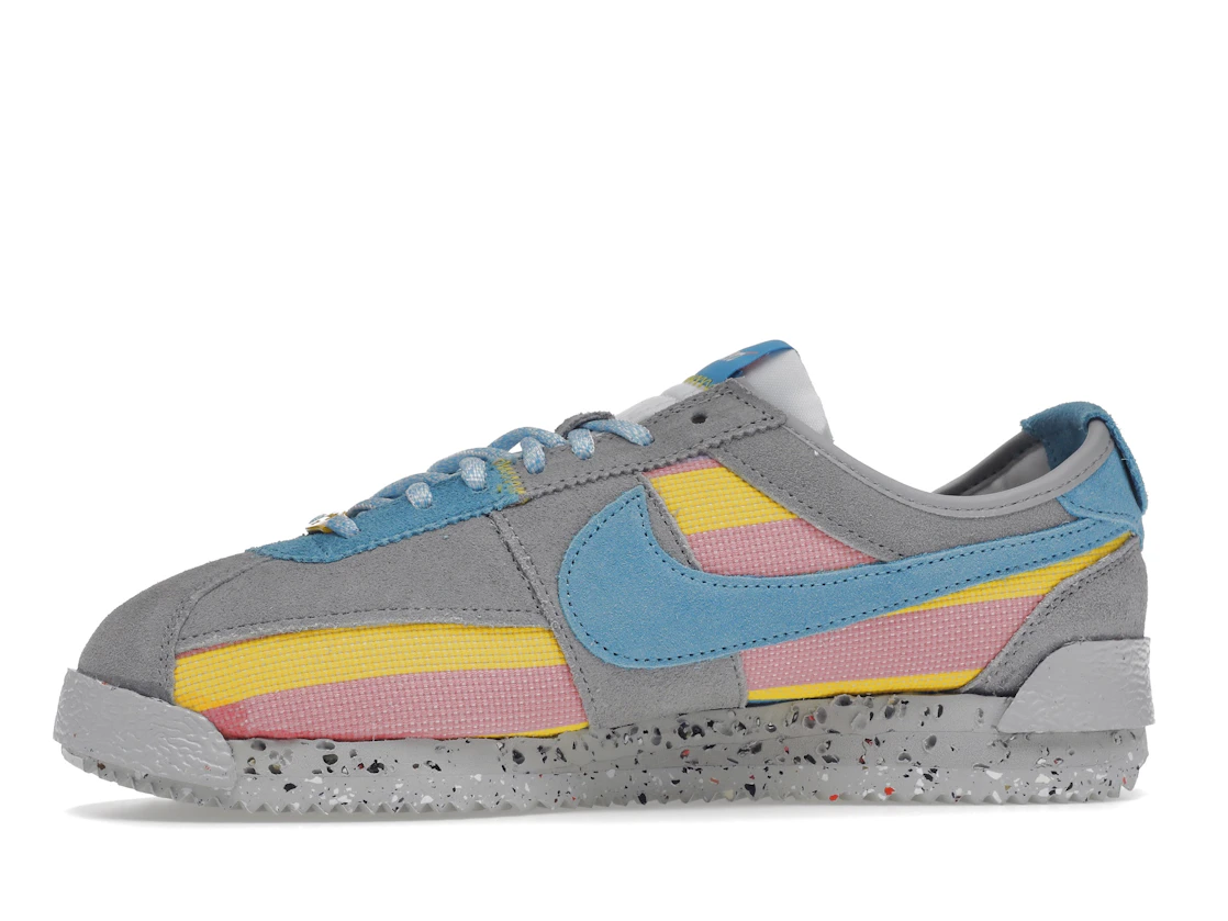 Vue 18 de Nike Cortez Union Light Smoke