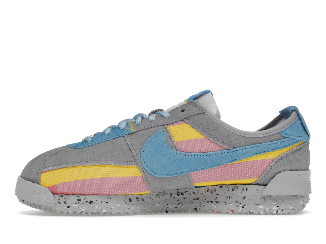 Vue 19 de Nike Cortez Union Light Smoke
