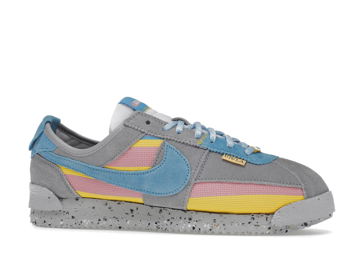 Vue 3 de Nike Cortez Union Light Smoke