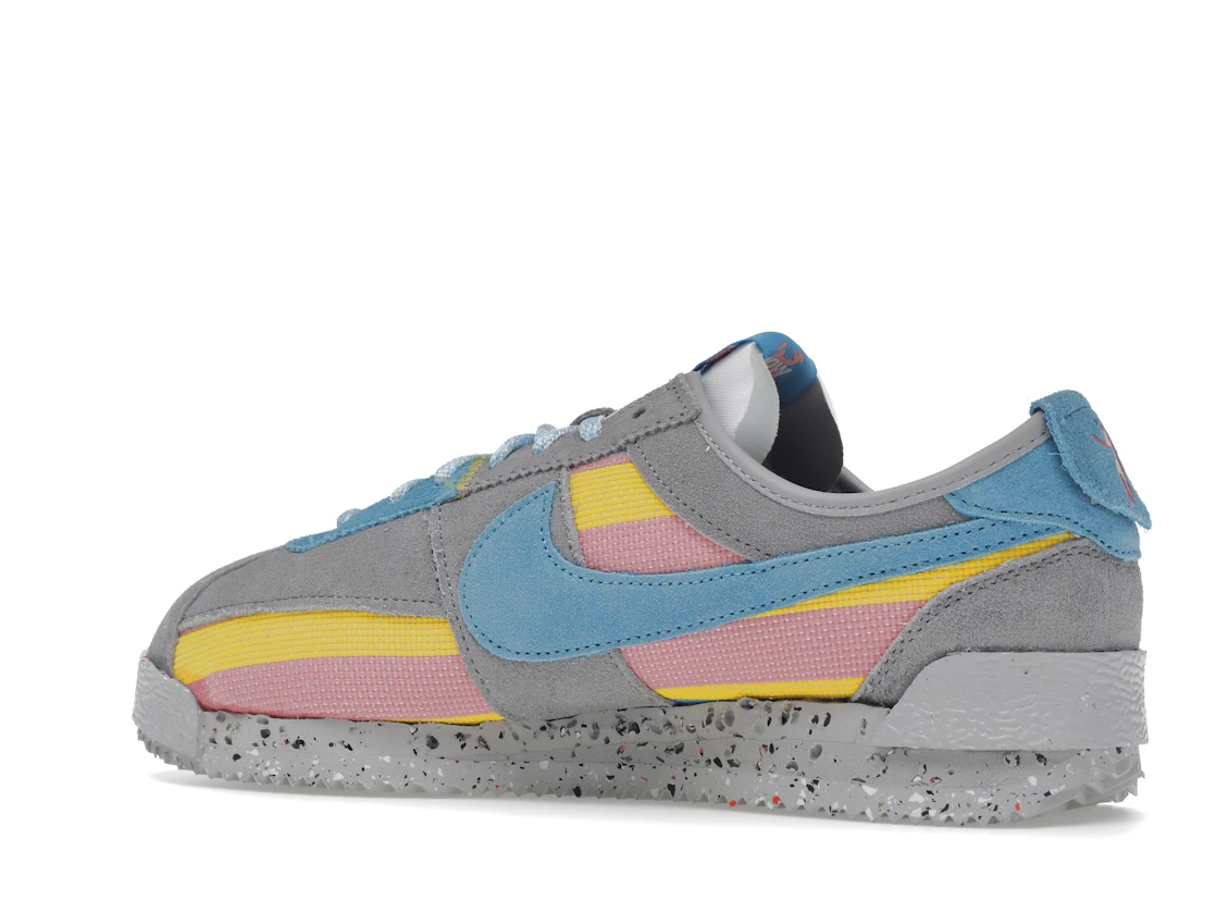 Vue 22 de Nike Cortez Union Light Smoke
