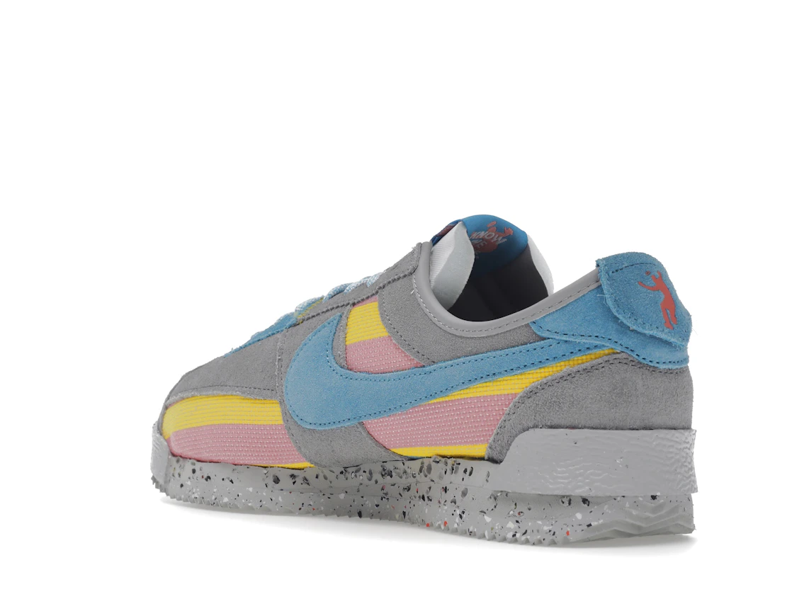 Vue 24 de Nike Cortez Union Light Smoke