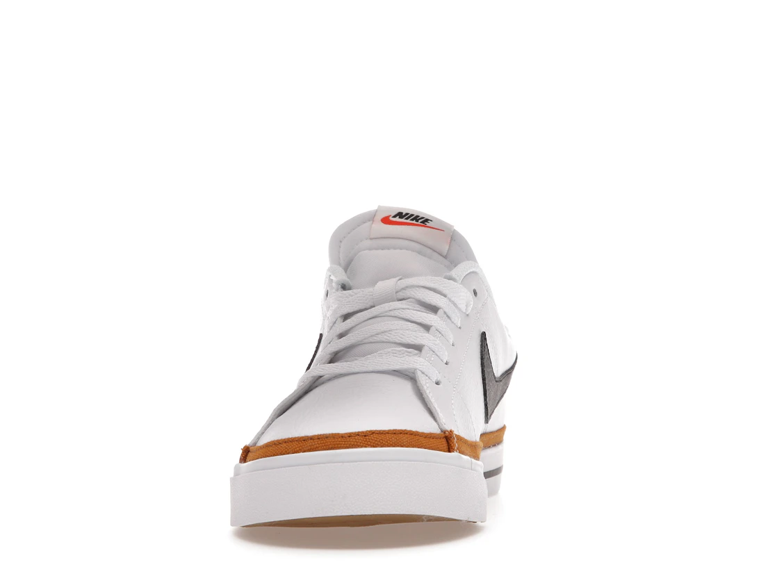 Vue 11 de Nike Court Legacy White Desert Ochre