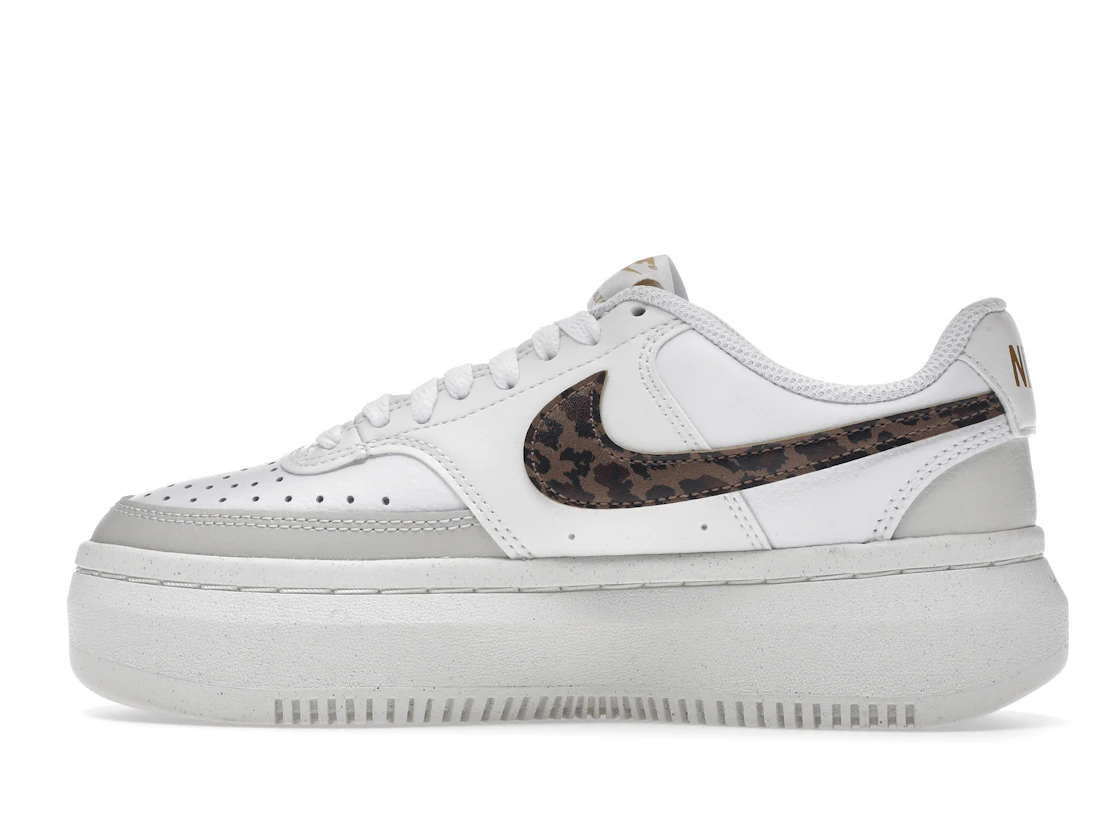 Vue 20 de Nike Court Vision Alta Low White Light Bone Sail Archaeo Brown 
