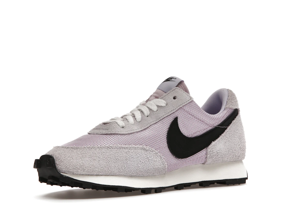 Vue 15 de Nike Daybreak Lavender Mist