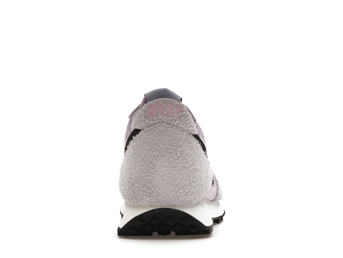 Vue 28 de Nike Daybreak Lavender Mist