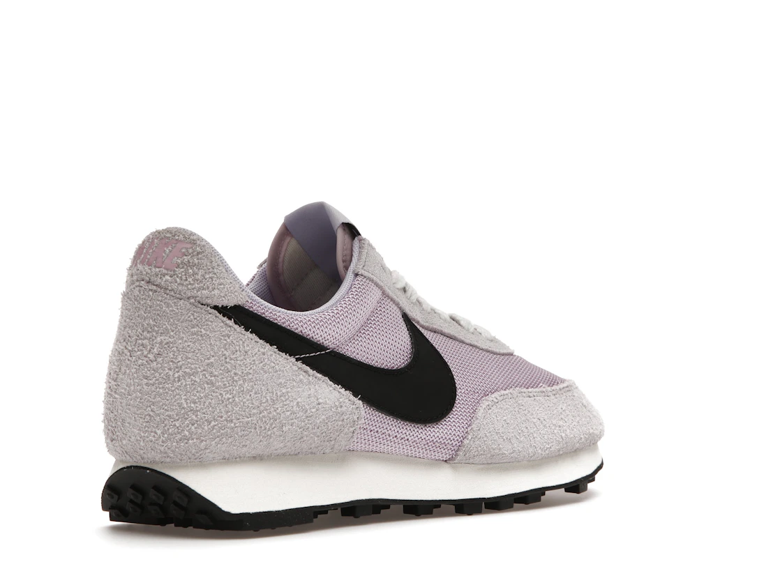 Vue 32 de Nike Daybreak Lavender Mist