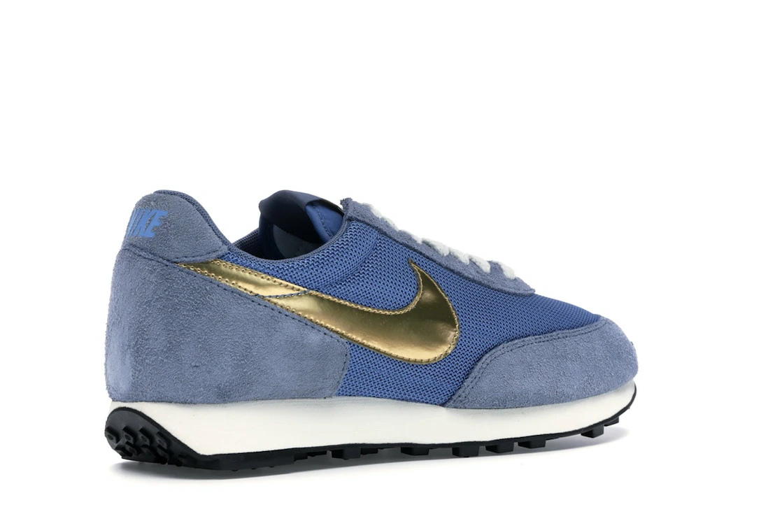 Vue 33 de Nike Daybreak Metallic Gold
