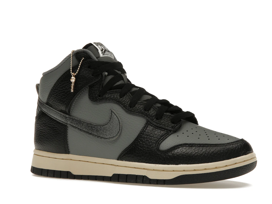 Vue 4 de Nike Dunk High Retro Premium Classics 50 Years Of Hip-Hop