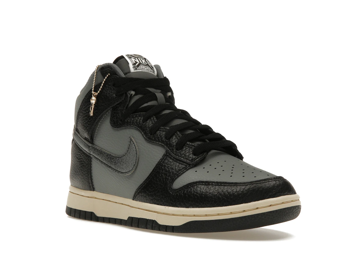 Vue 6 de Nike Dunk High Retro Premium Classics 50 Years Of Hip-Hop