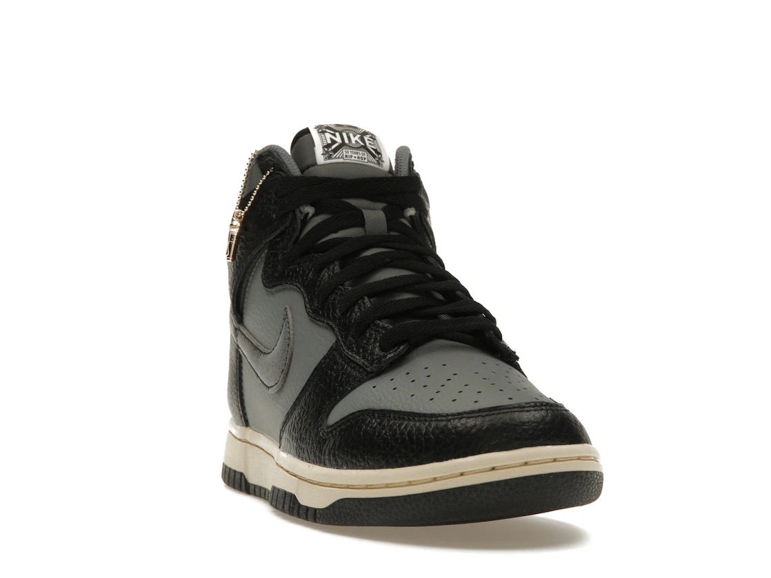 Vue 8 de Nike Dunk High Retro Premium Classics 50 Years Of Hip-Hop