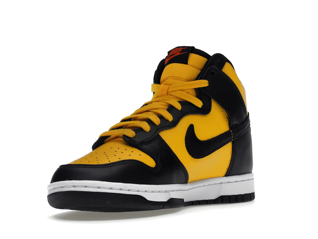 Vue 14 de Nike Dunk High Retro Reverse Goldenrod